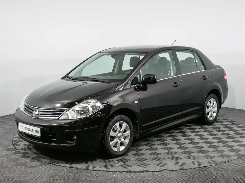 Nissan Tiida 2012