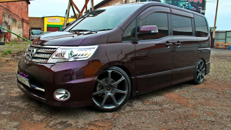 Nissan Serena 2.0