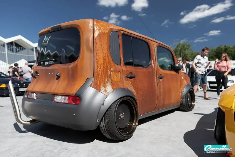 Nissan Cube Ржавый