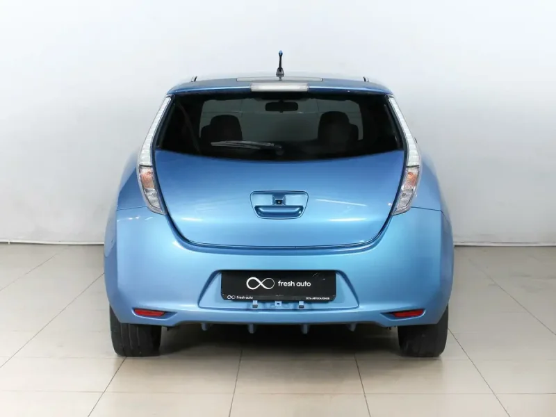 Лампы Nissan Leaf 2011