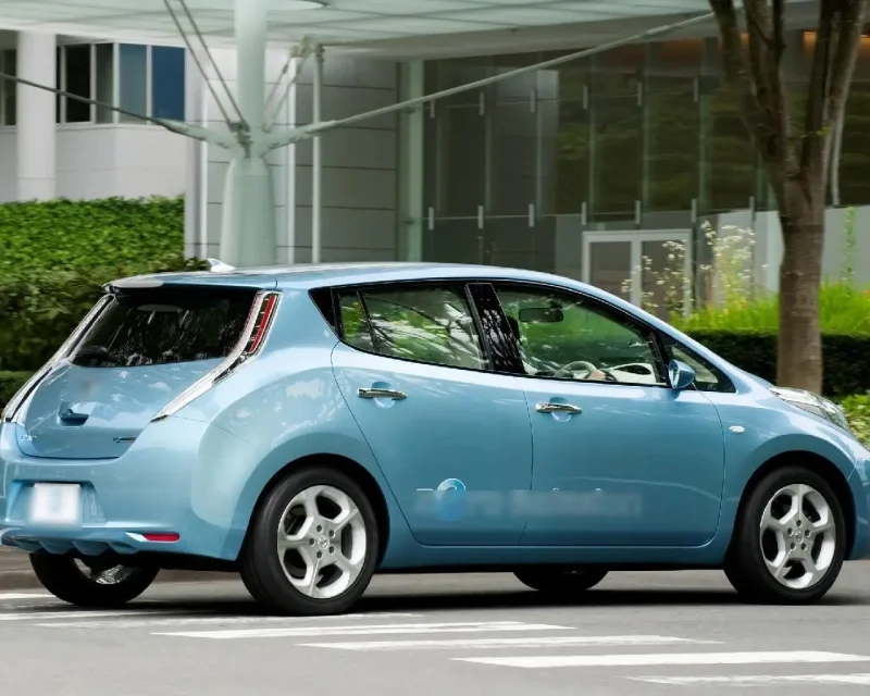 Nissan Leaf i (ze0/aze0)