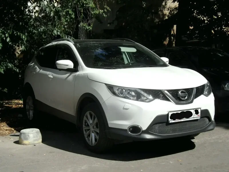 Nissan Qashqai белый перламутр