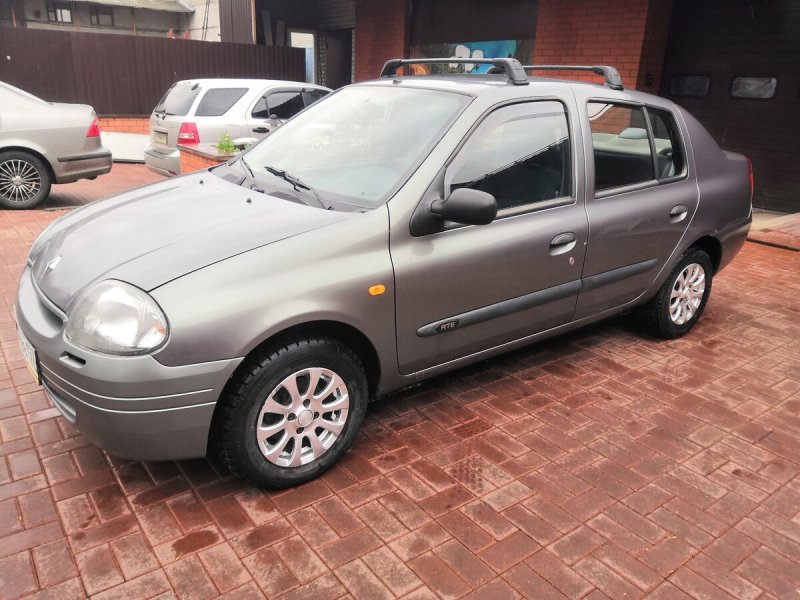 Renault Clio 2000