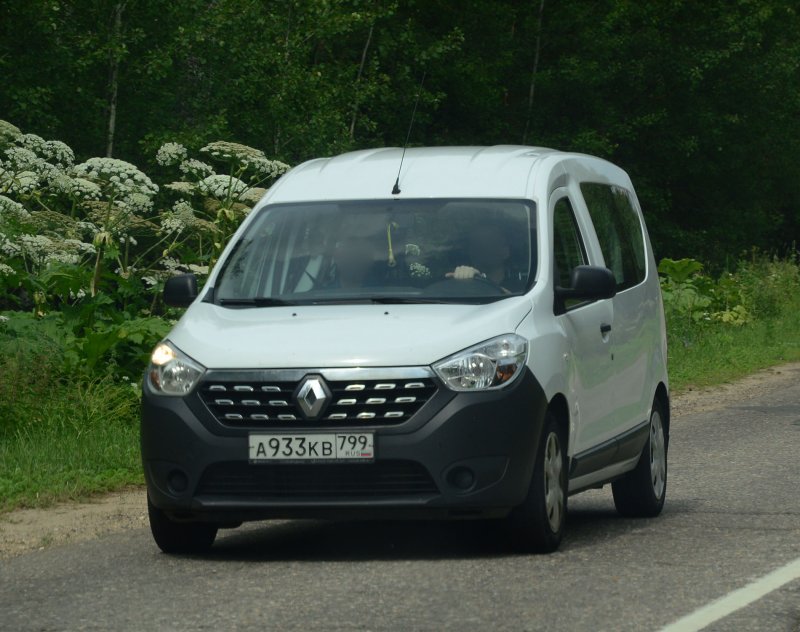 Рено Доккер Renault Dokker