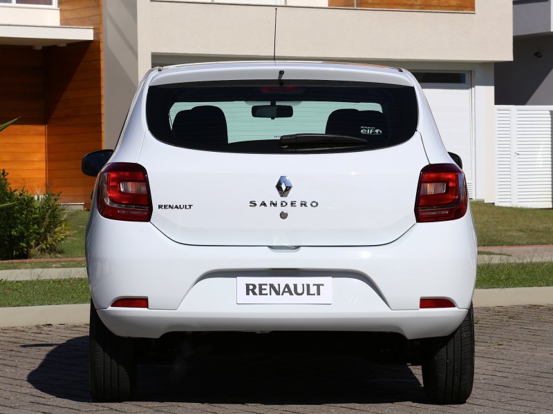 Renault Sandero 2 сзади