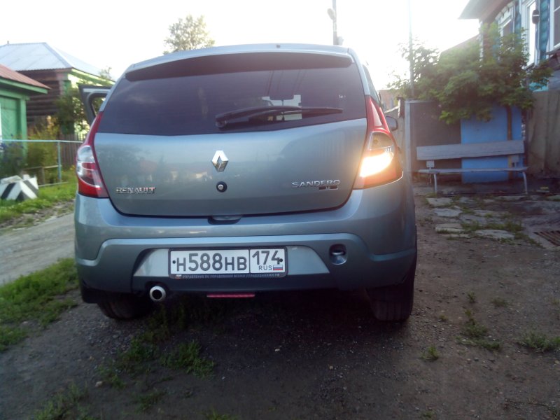 Renault Sandero задний ход