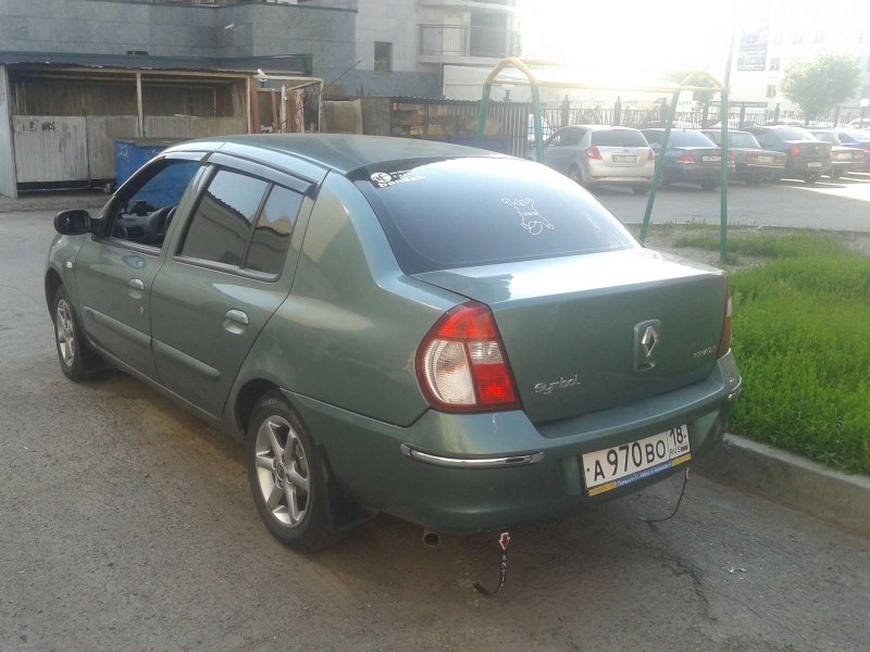 Renault symbol 2006