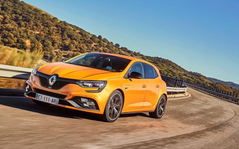 Renault Megane RS Trophy-r