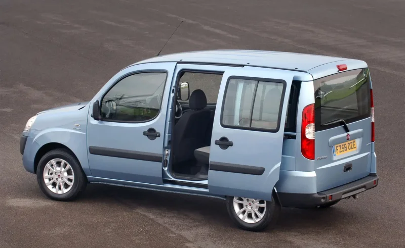 Автомобиль Fiat Doblo Panorama