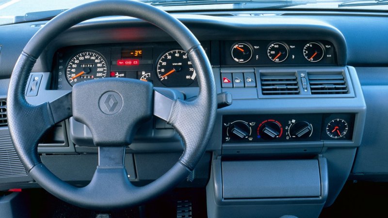 Renault Clio 1990 салон