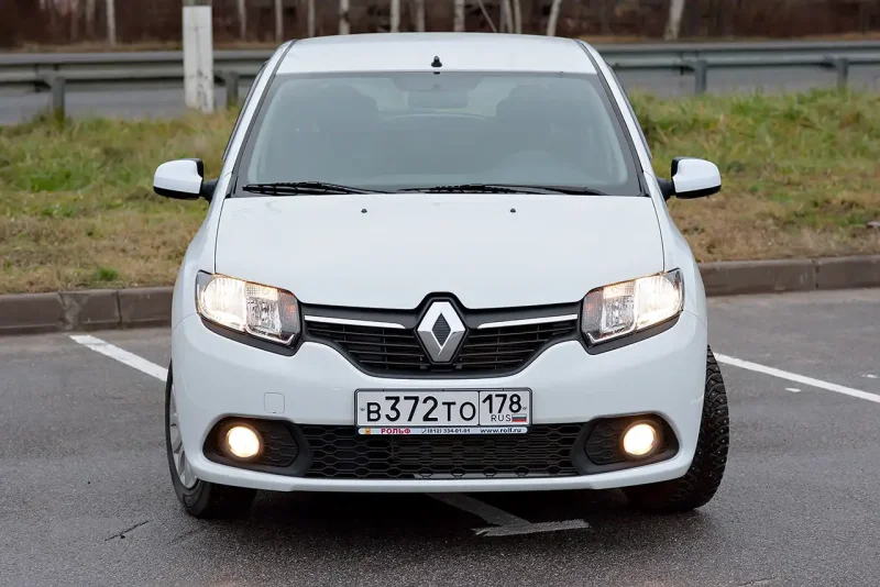 Renault Сандеро белый