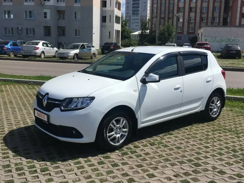 Renault Logan 2022 белый