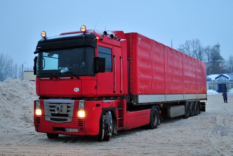 Red Renault Magnum