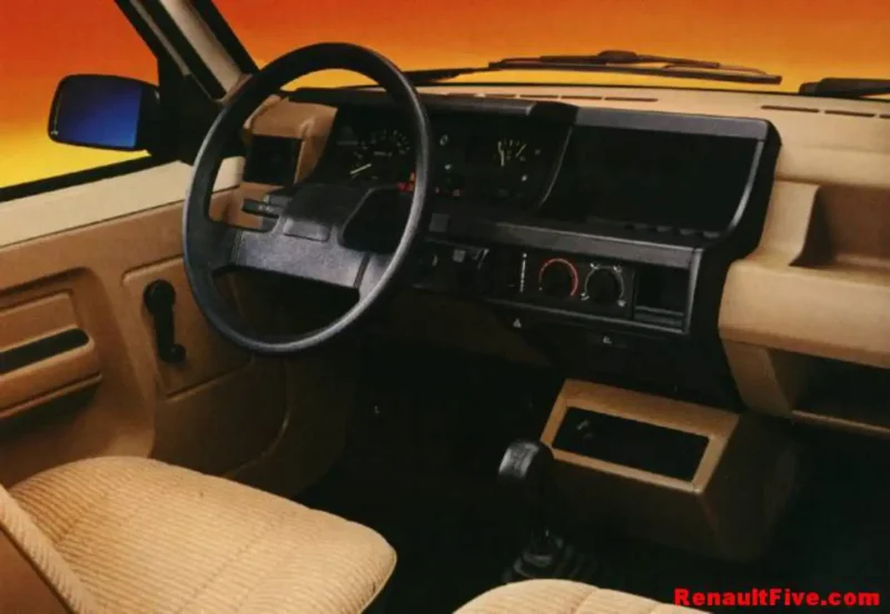 Renault Clio 1990 салон