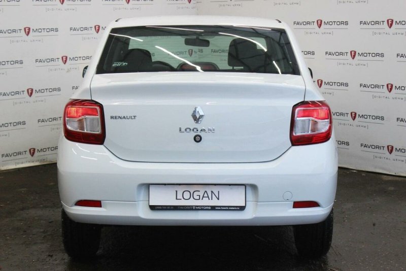 Renault Logan 2019 сзади