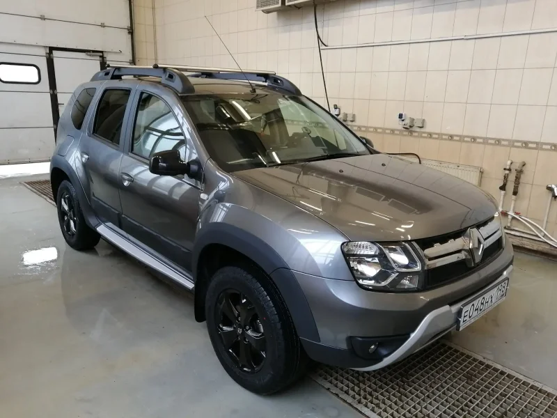 Renault Duster Grey