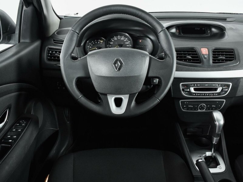 Renault Fluence 2015 салон