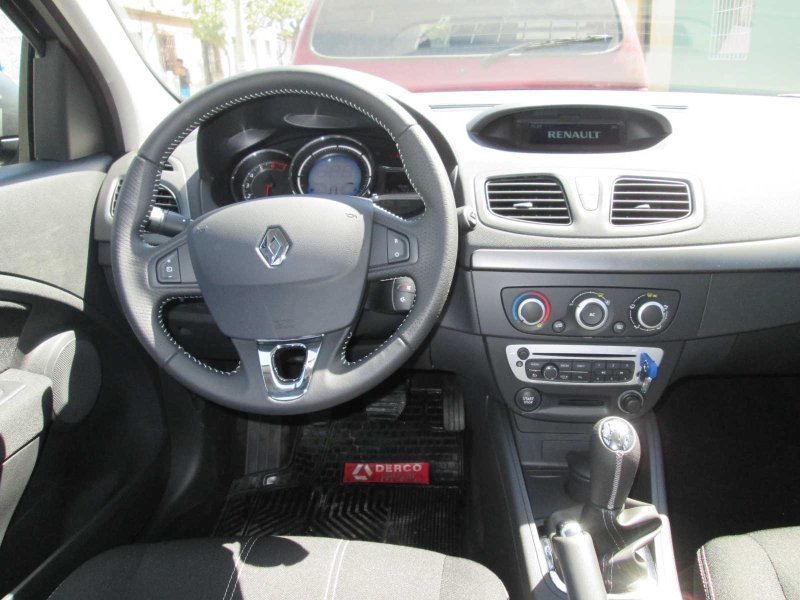 Renault Fluence салон