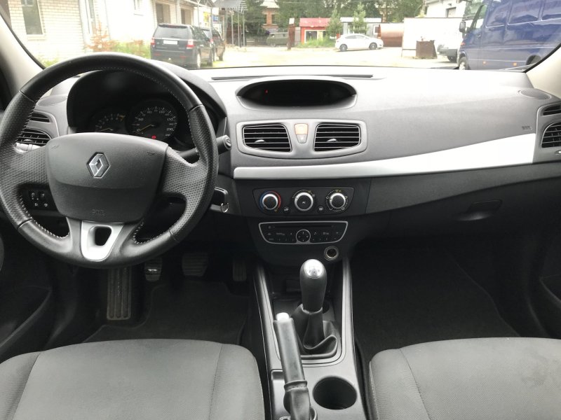 Renault Fluence 2015 салон