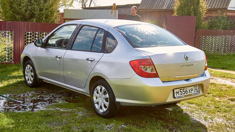 Renault symbol салон 2011