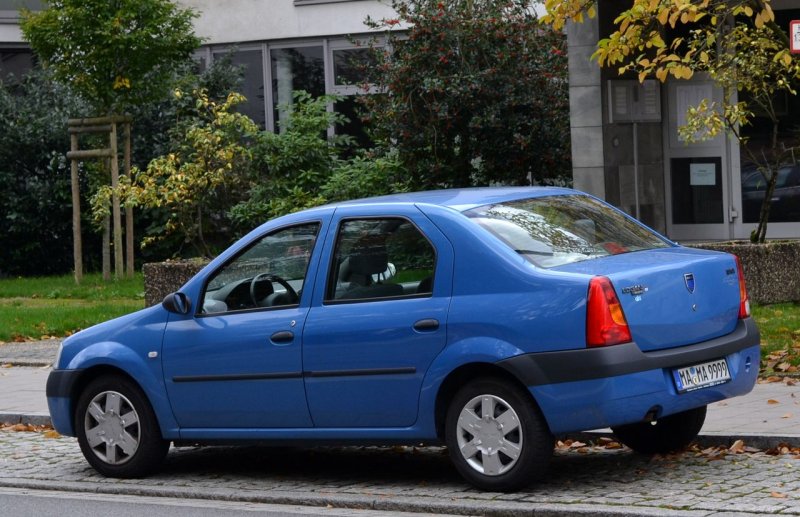 Renault Logan 2010 черная