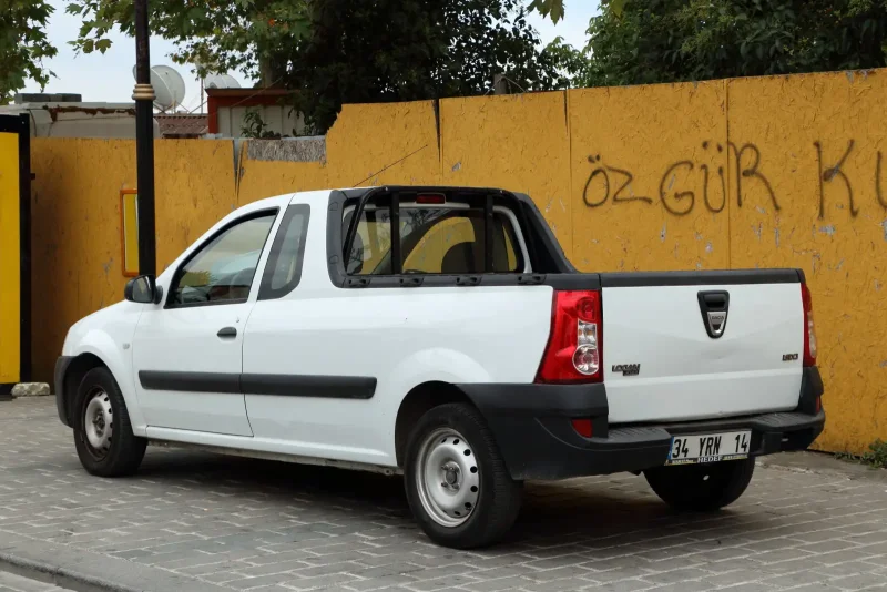 Renault Logan Pickup