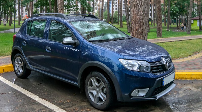 Renault Logan синий