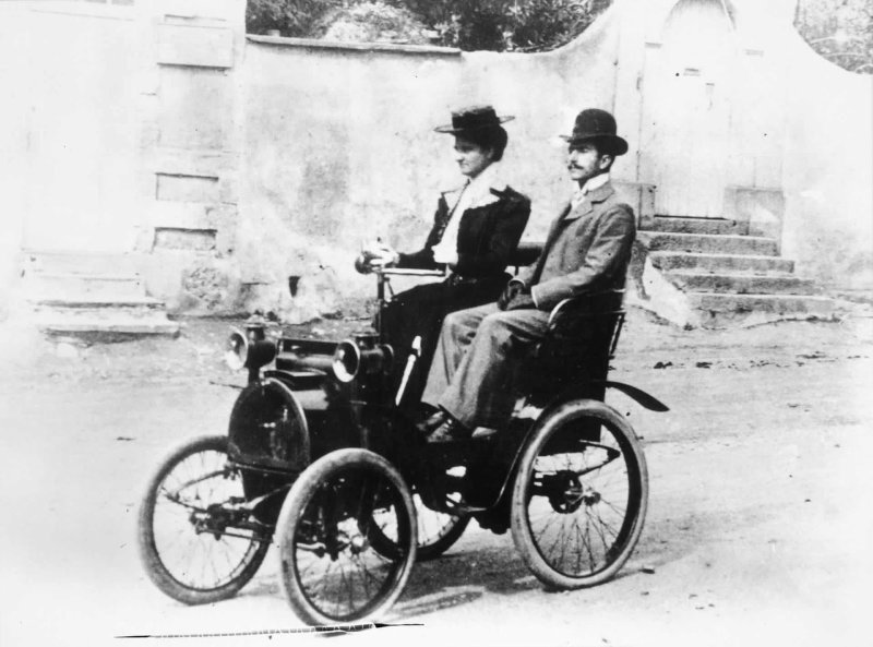 Первый автомобиль Луи Рено в 1898