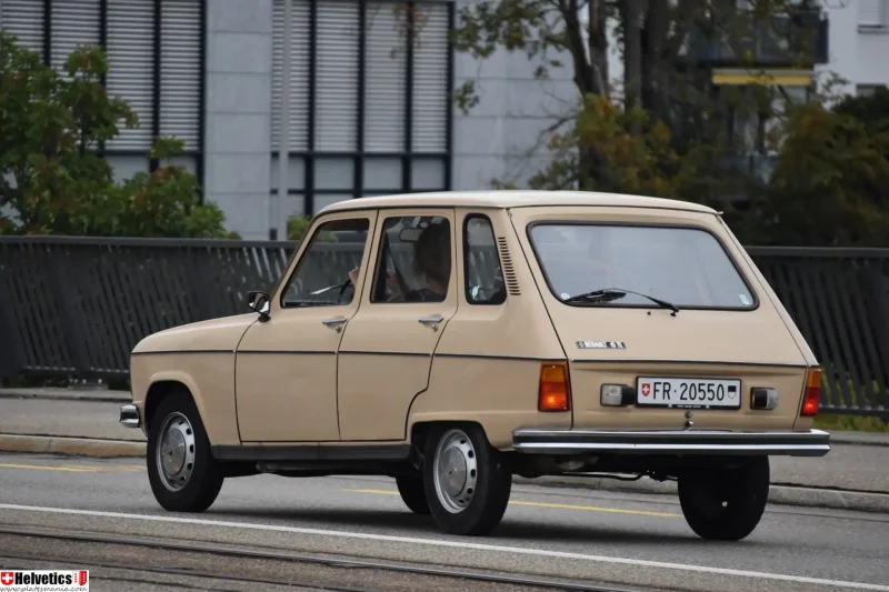 Renault r4 старый