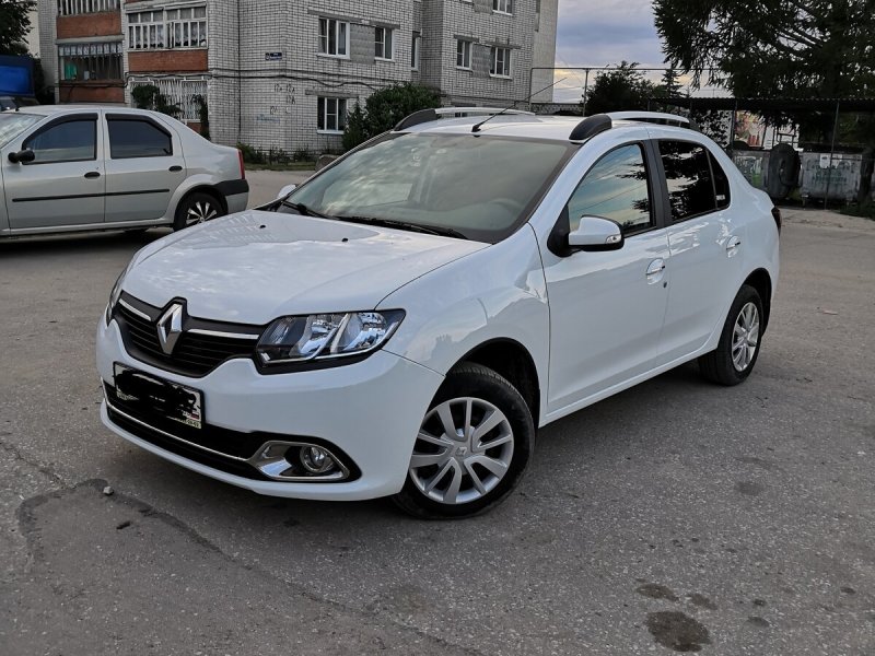 Renault Logan 2017 белый