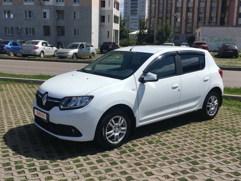 Renault Logan 2016 белая