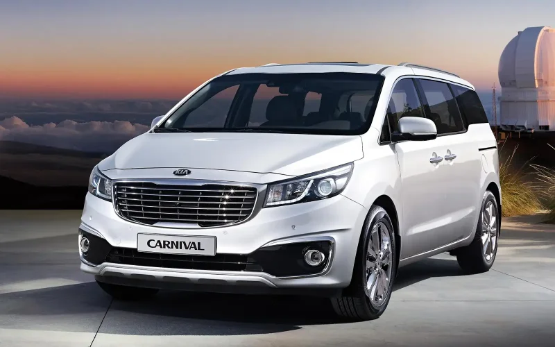 Микроавтобус Kia Carnival