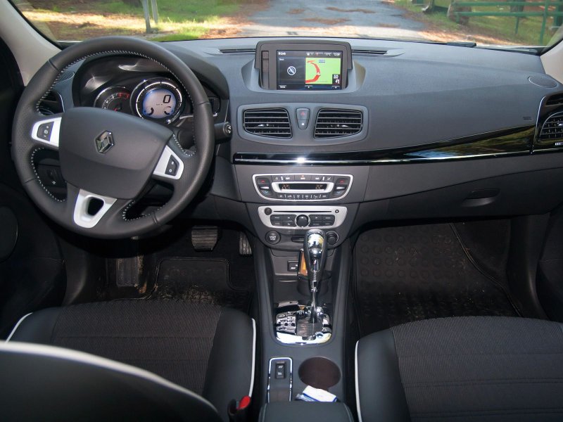 Renault Fluence 2014 салон