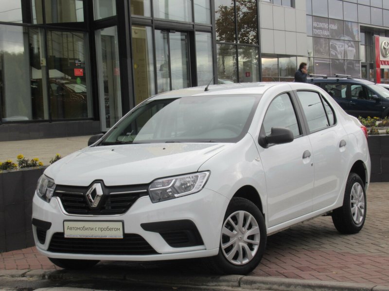 Renault Logan 2018 белый