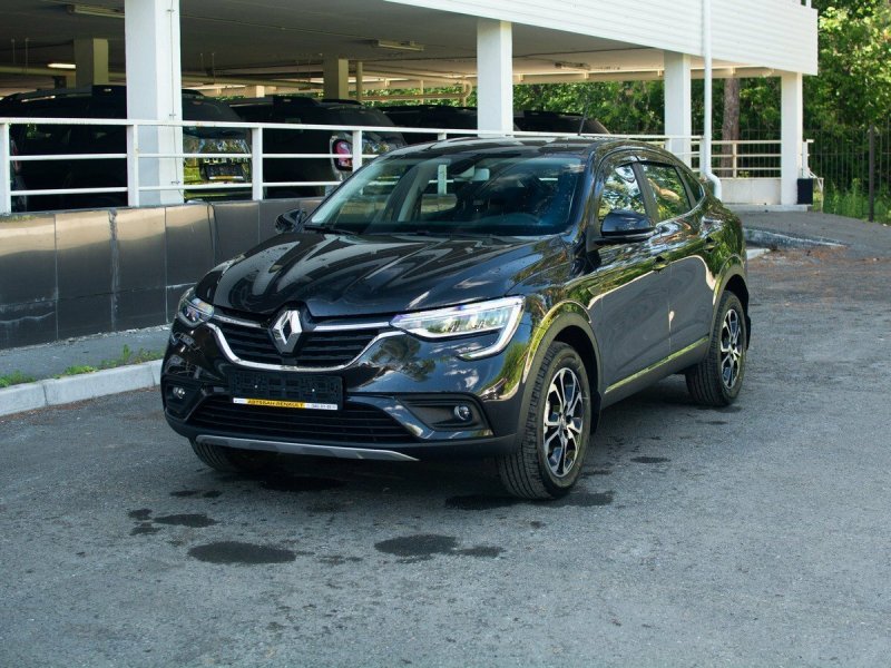 Renault Arkana черная