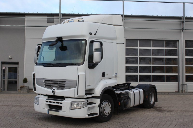 Renault Premium