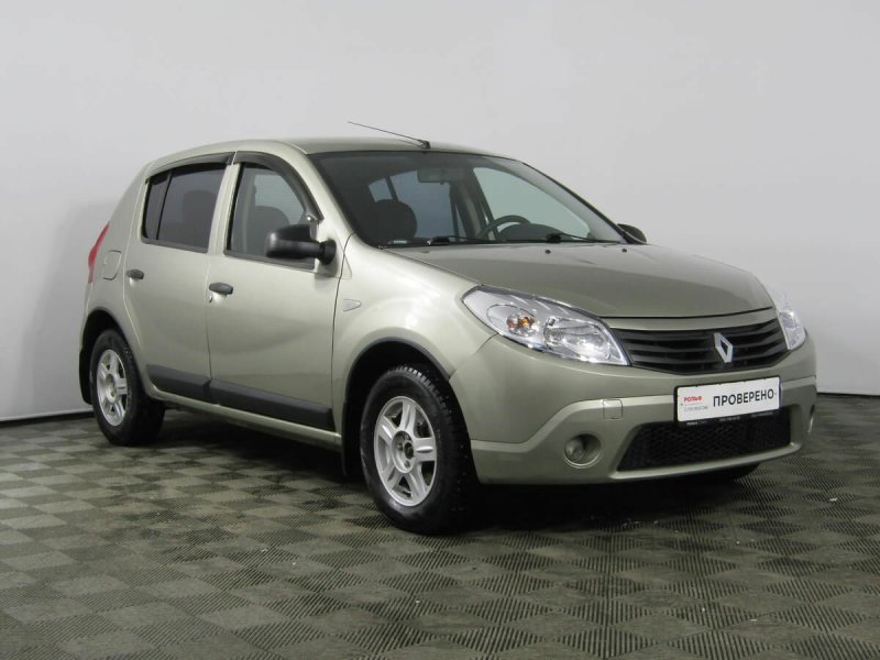 Renault Sandero 1