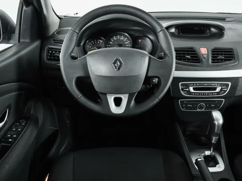 Renault Fluence 2011 года