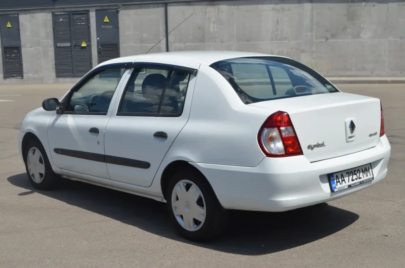 Renault symbol 2008