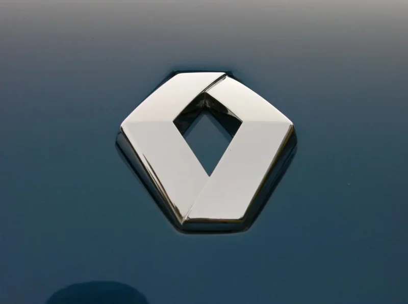 Значок Renault Duster