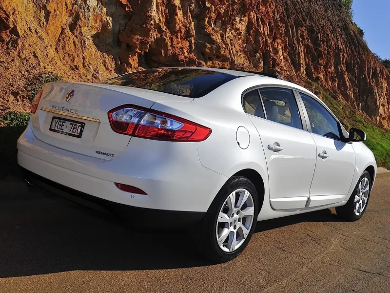 Renault Fluence 2011 салон