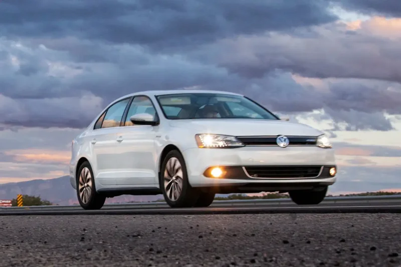 Volkswagen Jetta Hybrid 2014 perlautrovii