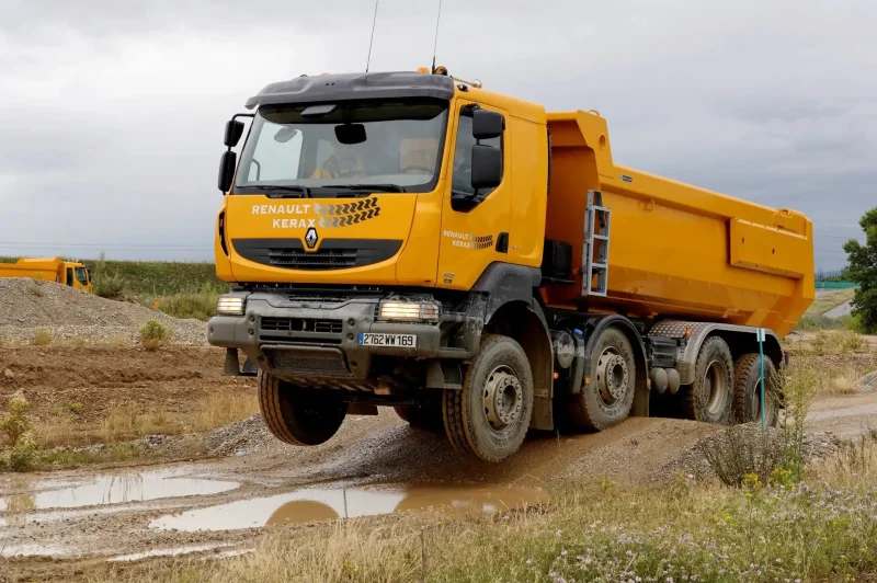 Самосвал Renault Kerax