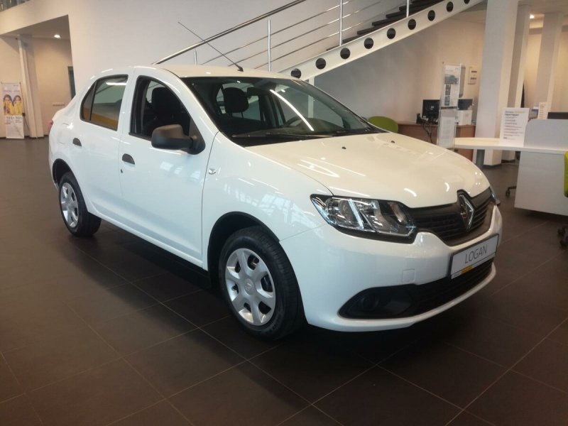 Renault Logan 2015 белый