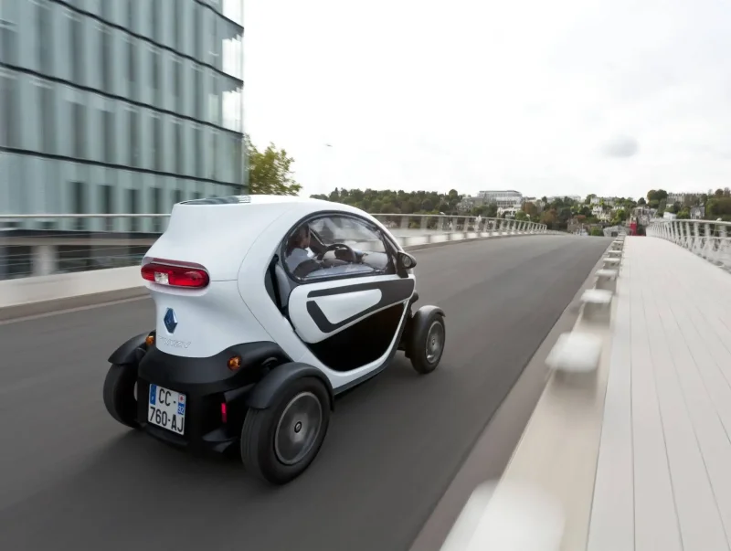 Маленький Рено Twizy