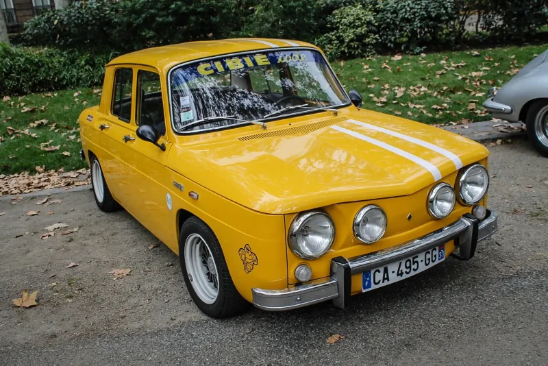 Buy Renault 8