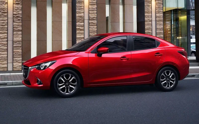 Mazda2 седан