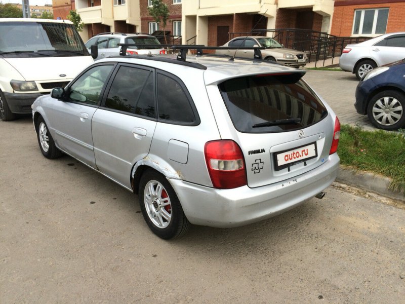 Mazda familia 2001