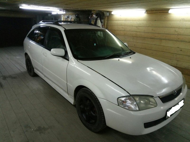 Mazda familia 2001