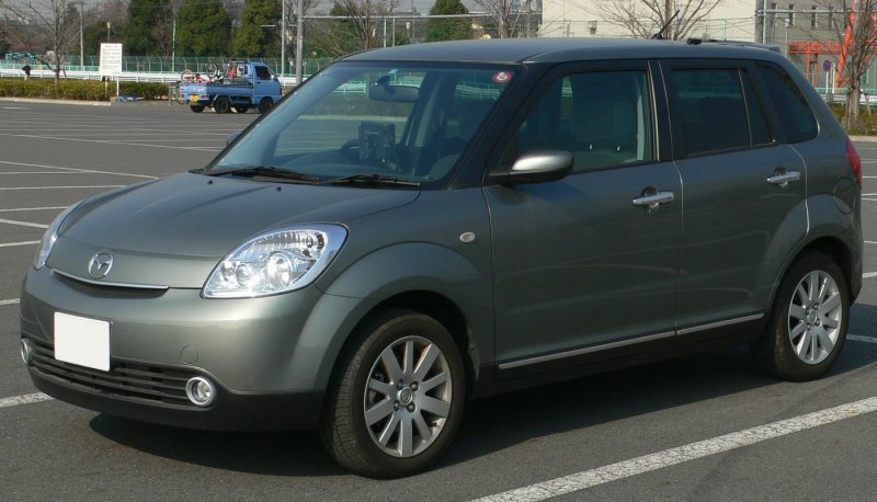 Mazda Verisa 1.5 at, 2004